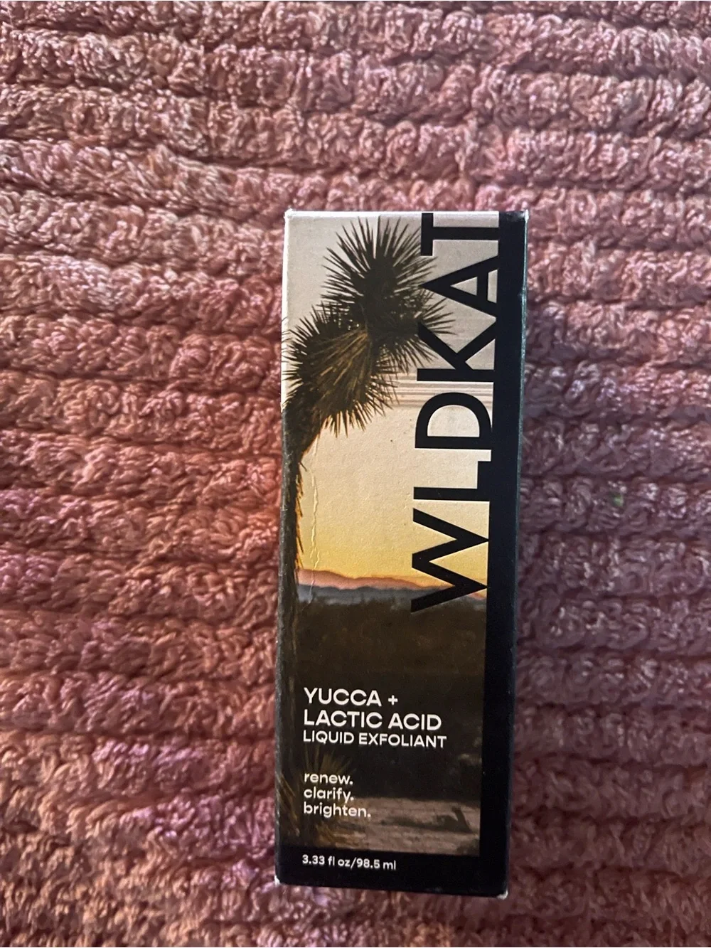 Yucca Lactic Acid Liquid Exfoliant Box — White with Black Accent